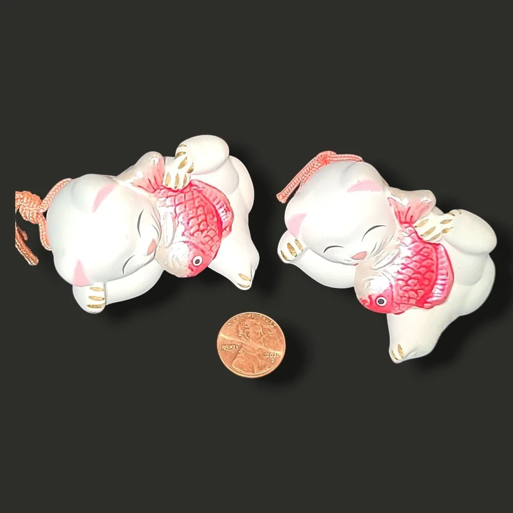 Lot 2 Japanese‎ Lucky Cat Ceramic Bells Maneki Neko With Fish Ornaments